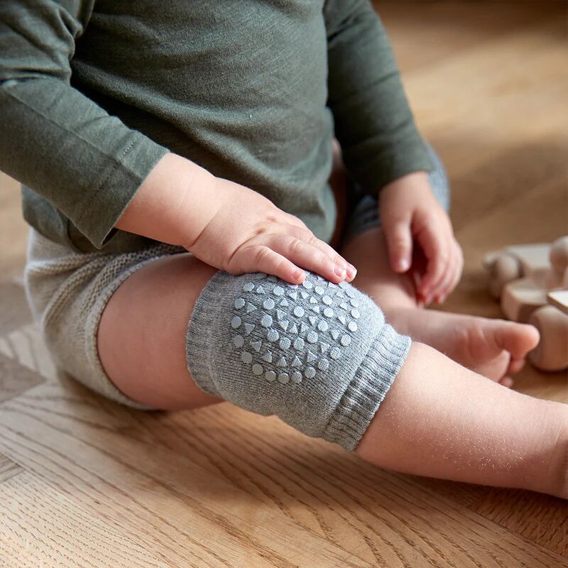 PREFFERS BABY KNEE PAD/ SOCKS